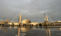 Sivas'ta gökyüzünü süsleyen an: Gören telefona sarıldı