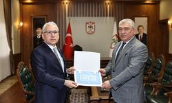 Vali de kurbanı TDV'ye bağışladı