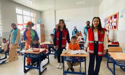 Sivas'taki O Yurttan Köy Okuluna Gönül Köprüsü! Okulda Bayram Havası Esti!