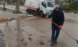 SCÜ'de yağışlar sonrası temizlik mesaisi