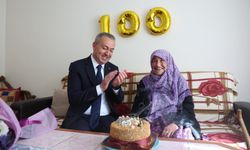 100 Yaşındaki Sivaslı Binnaz Teyze Gözyaşlarına Hakim Olamadı