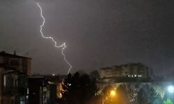 Geceyi Aydınlatan Sivas Şimşekleri