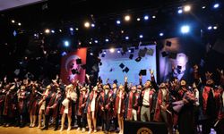 SCÜ'lü Öğrenciler Yemin Etti! Mezuniyet Töreninde Dikkat Çeken Detay!