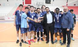 Üniversite öğrencileri voleybolda yarıştı