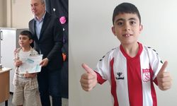 Başkan Uzun'dan öğrencilere Sivasspor forması