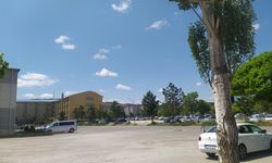 Sivas'ta Üniversite Boşaldı! Esnaf Kara Kara Düşünüyor!