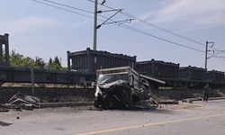 Sivas'tan Yola Çıkan Tren Kamyonete Çarptı!