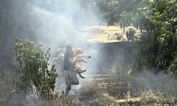 Herkes Kaçarken O Gözünü Kırpmadan Dumanların Arasına Daldı!