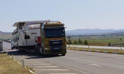 Sivas'ta bozkırın ortasında bir kaptan köşkü!