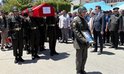 Şehit Albay memleketinde gözyaşlarıyla uğurlandı