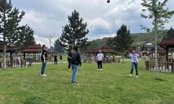 Sivas'ta O Alanlar İğne Atsan Yere Düşmüyor!