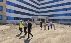 Rektör Şengönül'den hastane inşaatında kontrol