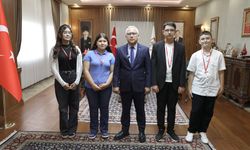 Sivas'ın gururu öğrencilerden Vali Şimşek'e ziyaret