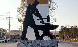 Sivas OSB'ye işçi heykeli