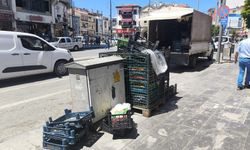 Zabıta Denetliyor Esnaflar Yine Dışarı Taşıyor!