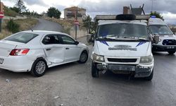 Sivas'ta Feci Kaza 3 Yaralı !