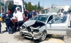 Araçta Sıkıştılar! İtfaiye Zamanla Yarıştı
