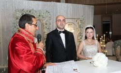 Sivas Kaymakamının Nikahını Dayısı Kıydı!