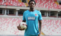 Sivasspor'un Yıldız Futbolcusu Sakatlandı! Sahalara Ne Zaman Dönecek?