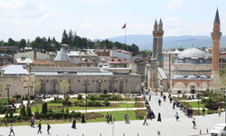 Sivas Tarih Yazdı! Sivas Yanıyor!