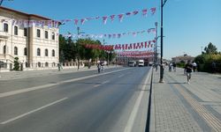 Sivas Kent Meydanı dev konsere hazırlanıyor...