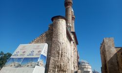 Sivas'ın Kalbindeki O Tarihi Yapıda Neler Oluyor?