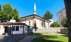 Sivaslı Vatandaşlar İsyan Etti! Cami Duvarlarını Bile Karalıyorlar!