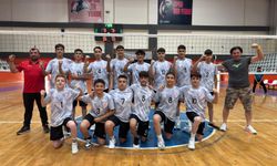 Sivas'ın O Okulundan Tarihi Voleybol Başarısı!