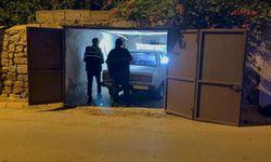 Arabayı çaldılar, kaza yaptılar!