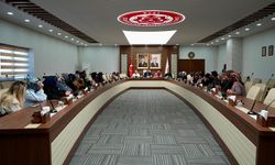 Sivas CÜ yönetimi yeni personelle toplandı