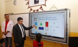 Sivas'ta müdürden öğrencilere kitap tavsiyesi