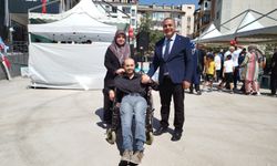 Sivas'ta 5 yıl kucağında taşıdığı öğrencisiyle yeniden buluştu