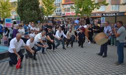 Sivas'ta sağlık için yürüdüler, halay çektiler...