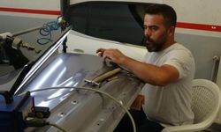 Araba göçüklerine torpil ve balon patlatıyor