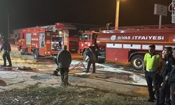 Sivas OSB'de yangın, itfaiye ekipleri zor söndürdü!..