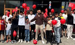 Sivas'ta bu kuaför öğrencileri ücretsiz traş etti