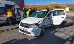 Sivas'ta ilginç trafik kazası: Plakalar ve isimler dikkat çekti