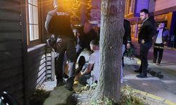 Camii bahçesinde kavga, sokak savaş alanına döndü