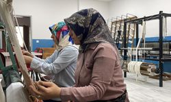 Sivas'taki Bu Kilimler İçin Sıraya Giriyorlar!