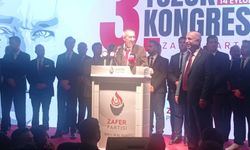 Sivas CÜ'den profesör Zafer Partisi'ne katıldı