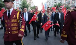 Sivas'ta 106.yıl coşkusu korteje yansıdı