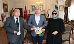 Görme engelli yazarın anlamlı ziyareti Sivas’ta karşılık buldu