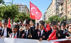 Sivas Sokakları Kırmızı Beyaza Büründü!