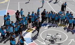 Sivas'ta köy okuluna inen drone, öğrencilerin ufkunu açtı