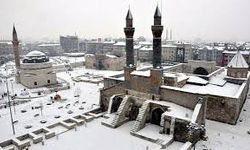 Sivas'ta  Eylülde Lapa Lapa Kar Mı Yağacak !