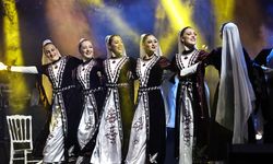 Sivas Kongresi’nin 106. Yılında Halk Dansları Gösterisi Büyüledi