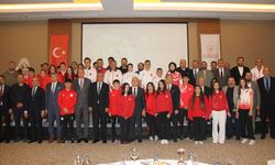 Sivas’ta alkışlar Zirvedeki Yiğidolar için yükseldi