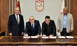 Sivas'a İzmir'den sağlık eli: Sağlıkta protokol imzalandı