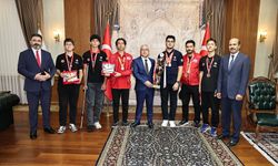 Sivas'ta bu gençler geleceği kodluyor