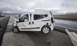 Acı haber geldi! Sivas’taki feci kazada sürücü yaşam savaşını kaybetti